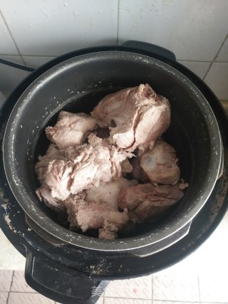 酱大骨的做法步骤：3