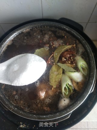 酱大骨的做法步骤：10