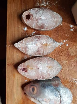 香煎马友鱼的做法步骤：1