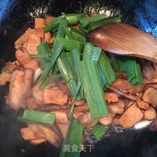 香干回锅肉的做法步骤：12