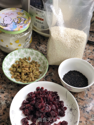 蔓越莓糯米卷的做法步骤：1