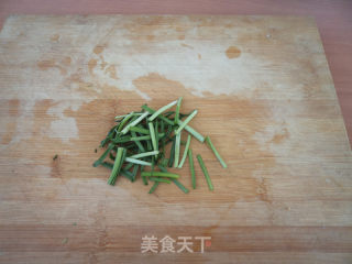 韭菜炒凤尾蘑的做法步骤：4