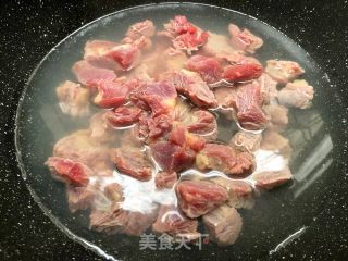 牛腩烧萝卜的做法步骤：4