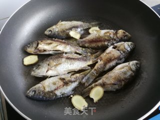 鲫鱼豆腐汤的做法步骤：3