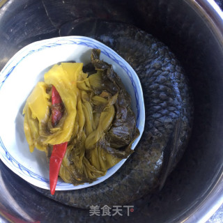 家常酸菜鱼的做法步骤：1