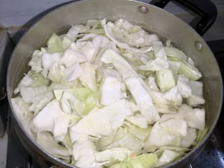 包菜粉条火腿馅饼的做法步骤：6