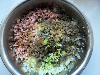 包菜粉条火腿馅饼的做法步骤：14