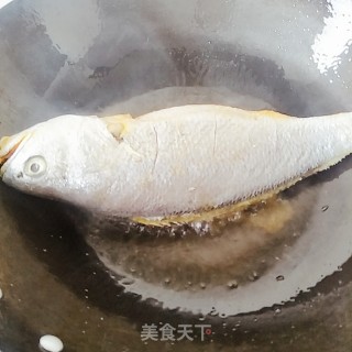 红烧黄花鱼的做法步骤：5