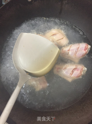可乐鸡翅的做法步骤：2