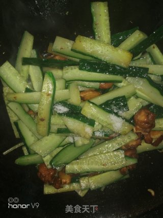 鸡肉炒黄瓜的做法步骤：6