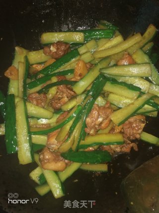 鸡肉炒黄瓜的做法步骤：7