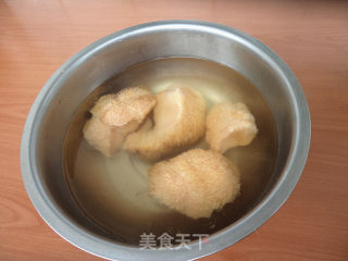 荷兰豆炒猴头菇的做法步骤：1