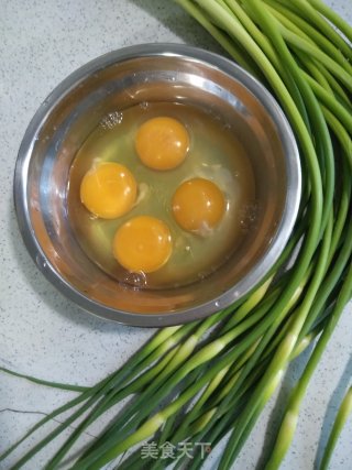 蒜苔炒鸡蛋的做法步骤：2