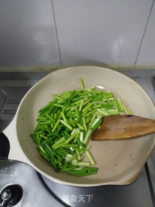 蒜苔炒鸡蛋的做法步骤：7