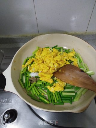蒜苔炒鸡蛋的做法步骤：8