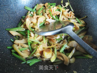 芹菜炒雷笋的做法步骤：9