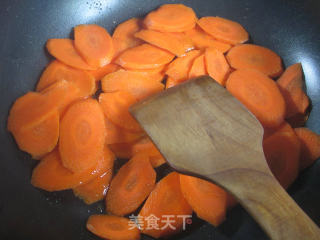 大蒜炒胡萝卜的做法步骤：2