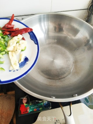 茄子炖土豆的做法步骤：2