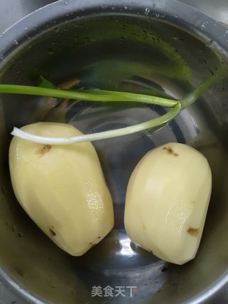 素炒土豆丝的做法步骤：1