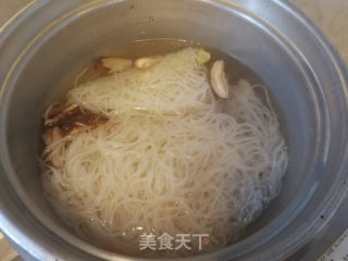 肉丝炒米粉的做法步骤：2
