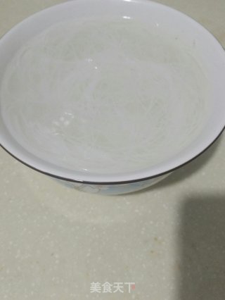千页豆腐火腿粉丝煲的做法步骤：2