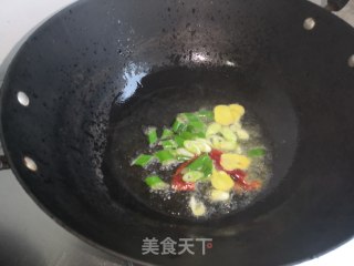 酸菜炖草鱼的做法步骤：7