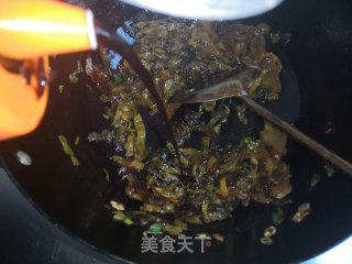 酸菜炖草鱼的做法步骤：11