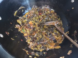 酸菜炖草鱼的做法步骤：12