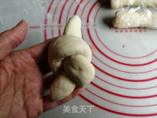 炼乳花环面包的做法步骤：10