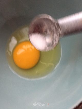 蛋煎榆钱馒头片的做法步骤：4