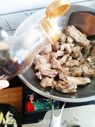 排骨炖酸菜的做法步骤：10