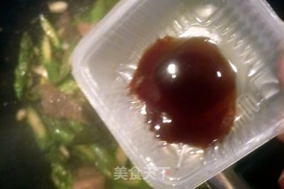 猪肉炒芦笋的做法步骤：6