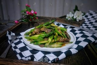 猪肉炒芦笋的做法步骤：8