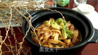 五花肉白菜干豆腐煲的做法步骤：7