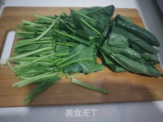 鸡蛋虾皮菠菜汤的做法步骤：3
