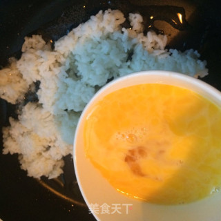 青椒蛋炒饭的做法步骤：5