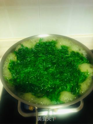 蛋黄肉松艾草果的做法步骤：4