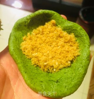 蛋黄肉松艾草果的做法步骤：19