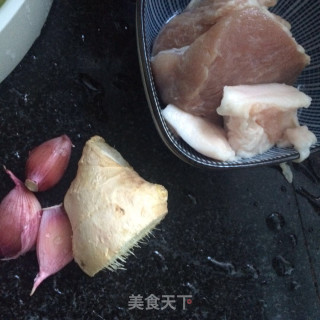 香辣肉丝炒包菜的做法步骤：2