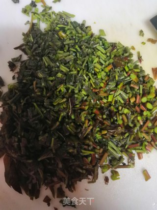 香椿煎鸡蛋的做法步骤：2