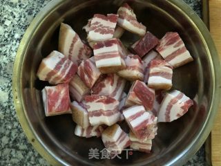 简易版红烧肉的做法步骤：1