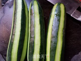 虾皮炒青瓜的做法步骤：2