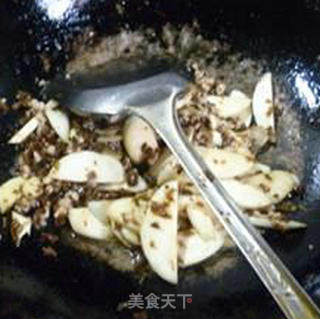 芽菜肉末炒茭白的做法步骤：8