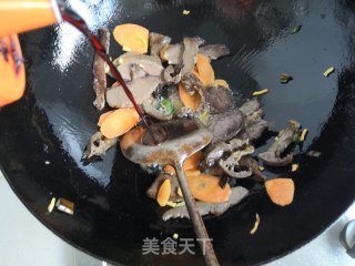 尖椒炒牛心的做法步骤：5