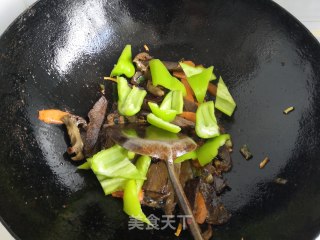 尖椒炒牛心的做法步骤：6