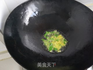 芹菜炒面筋的做法步骤：4