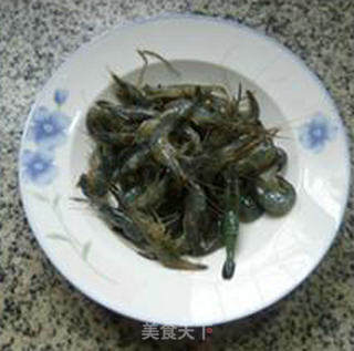 毛豆炒河虾的做法步骤：2