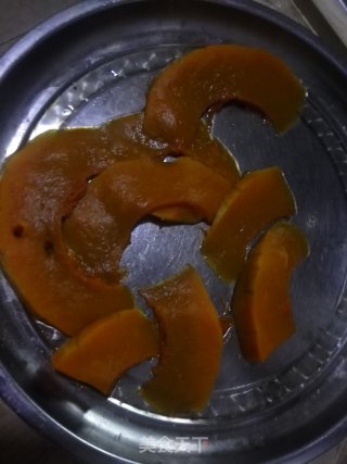 南瓜饼的做法步骤：1