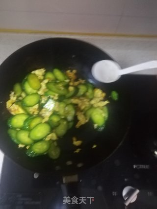 黄瓜炒鸡蛋的做法步骤：9
