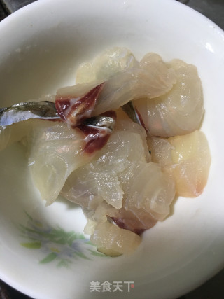 一鱼两食丝瓜鱼片汤的做法步骤：3